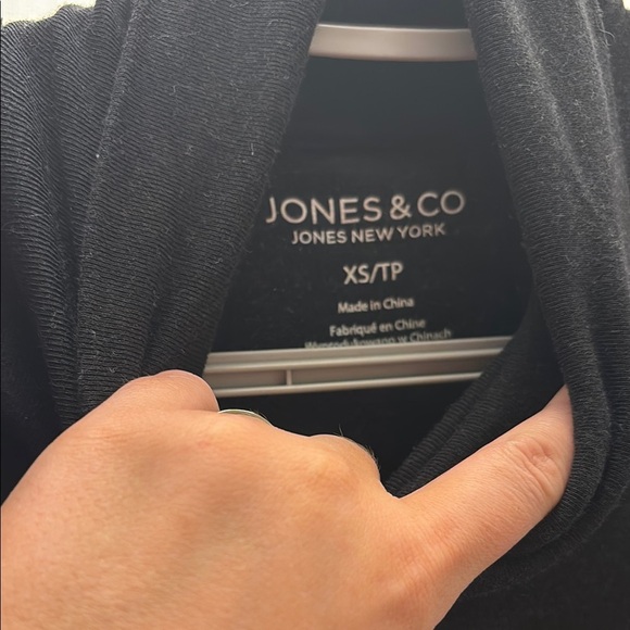 Jones & Co. Black Turtleneck Long Sleeve Top - Picture 2 of 2